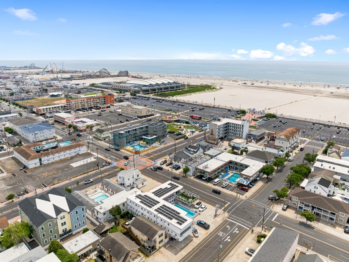 Wide free Wildwood beach
