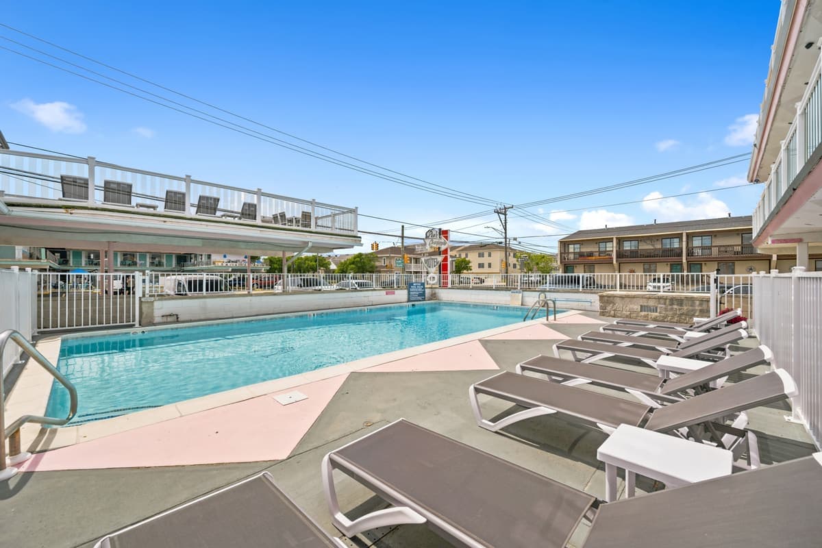 Pink Champagne Motel exterior